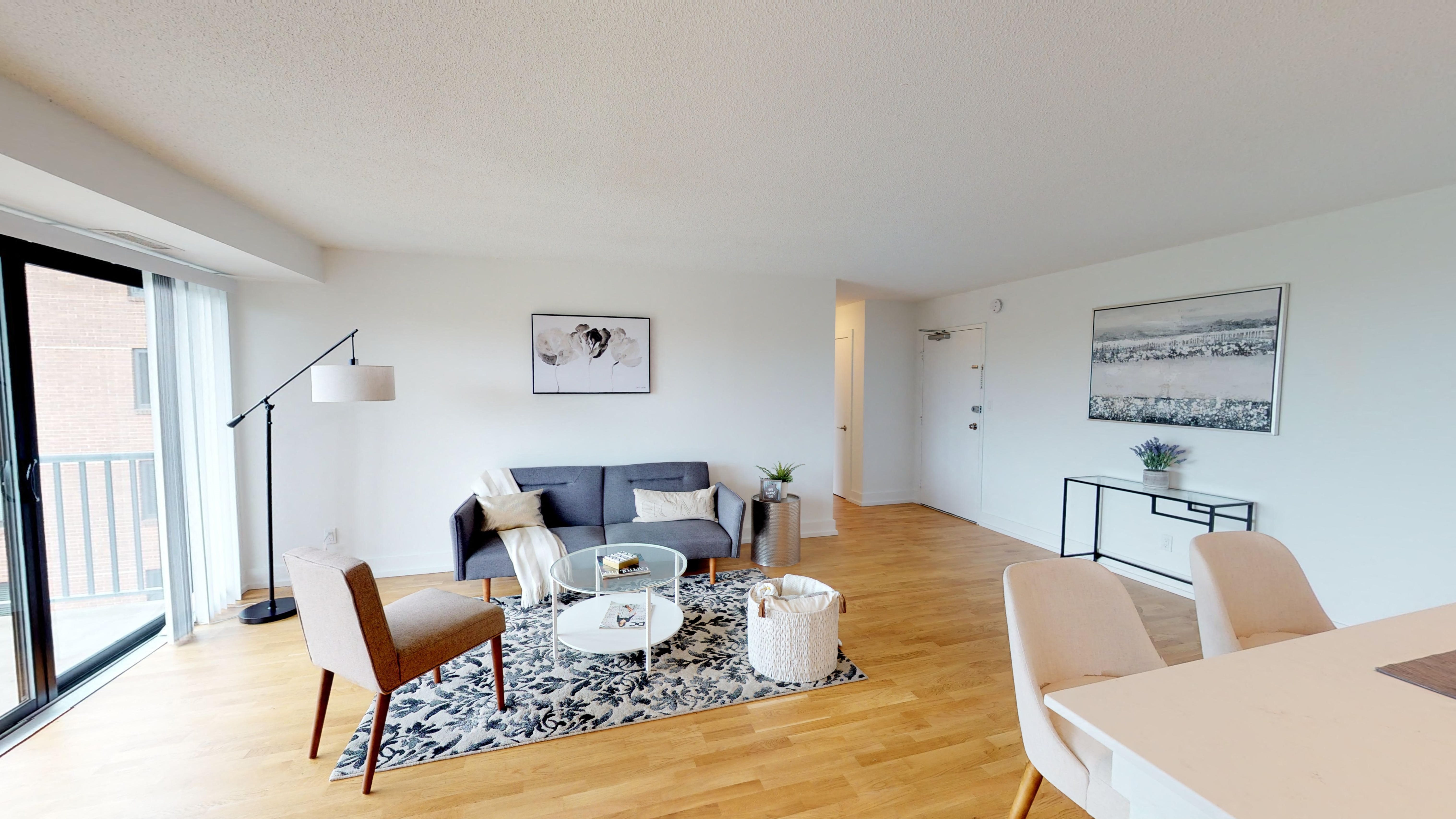 Munson Hill Apartments in Falls Church, VA